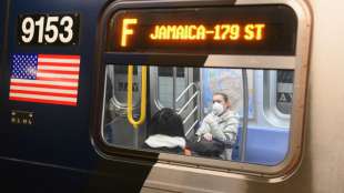 US-Behörden verhängen landesweite Masken-Pflicht in öffentlichen Verkehrsmitteln