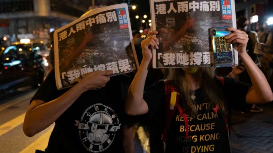 Ansturm in Hongkong auf letzte Ausgabe der Peking-kritischen Zeitung "Apple Daily"