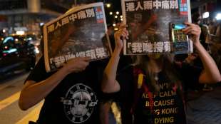 Ansturm in Hongkong auf letzte Ausgabe der Peking-kritischen Zeitung "Apple Daily"