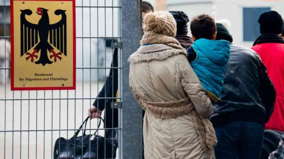 Nach Bundeswehr-Skandal werden 2000 Asylverfahren 