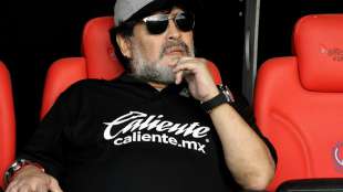 Maradona trainiert argentinischen Erstligisten La Plata