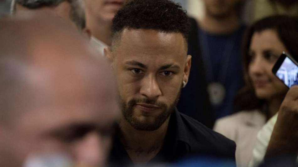 Fußballstar Neymar von brasilianischer Polizei befragt