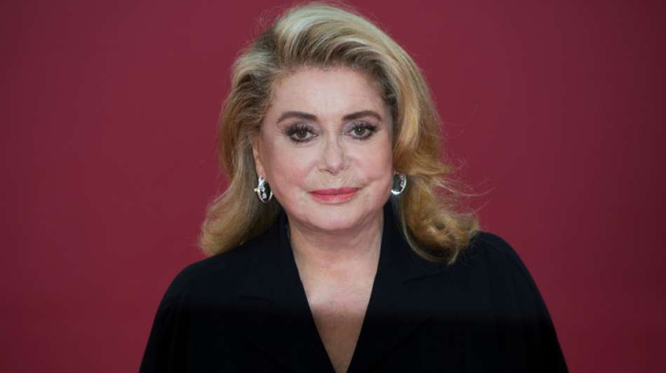 Catherine Deneuve nach Schlaganfall offenbar auf dem Weg der Besserung