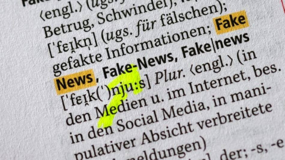 Fragwürdig: Fake News, Emoji und Späti stehen nun im Duden