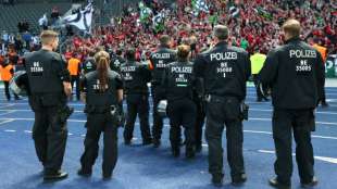 Bremer Senat wirbt weiter für Beteiligung von Fußballvereinen an Polizeikosten