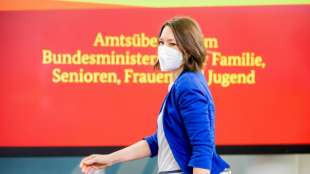 Familienministerin will K&uuml;ndigungsschutz f&uuml;r Eltern nach der Geburt verl&auml;ngern