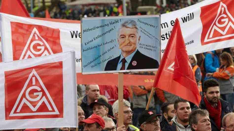 Tausende ThyssenKrupp-Stahlarbeiter protestieren gegen Fusion