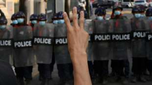 Tausende Menschen gehen in Myanmar gegen Milit&auml;rjunta auf die Stra&szlig;e