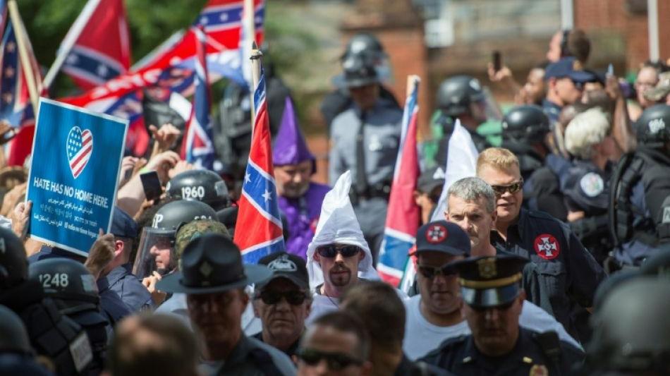 Ku Klux Klan Kundgebung in Virginia von Demonstranten gest