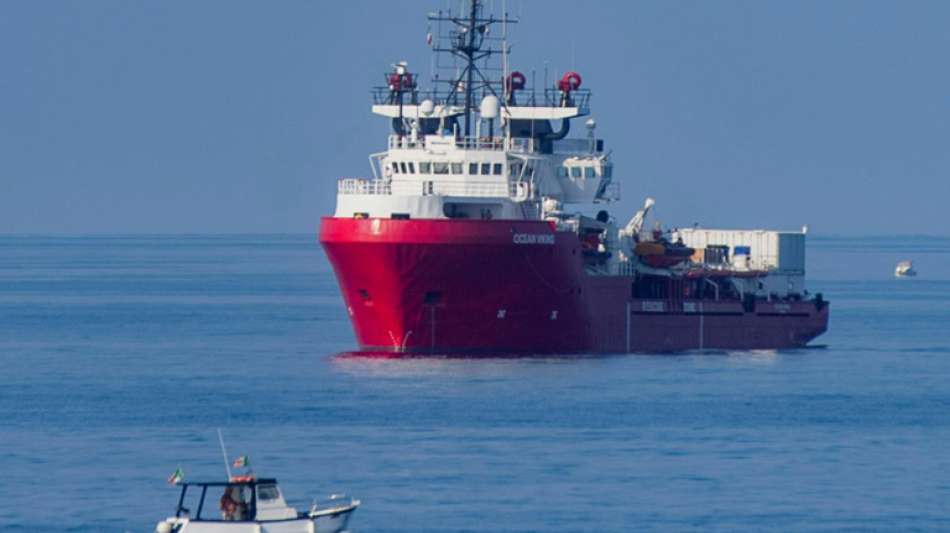 104 Migranten verlassen Rettungsschiff "Ocean Viking"