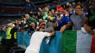 Europaabgeordnete emp&ouml;rt &uuml;ber volle Stadien bei Fu&szlig;ball-EM
