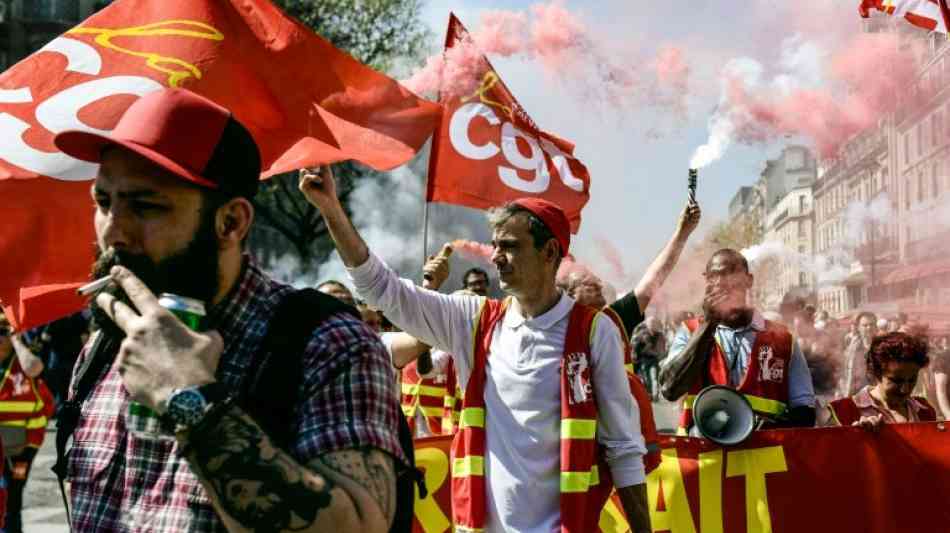 Demonstrationen und Streiks gegen Macrons Reformpolitik in Frankreich