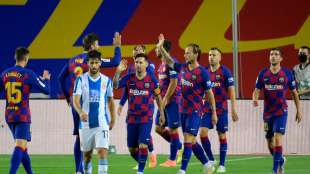 Barca gewinnt Stadtderby und wahrt Meisterchance - Espanyol steigt ab