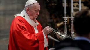 Papst beginnt Osterfeierlichkeiten im Vatikan