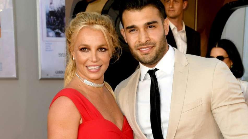 Britney Spears fordert f&uuml;r Ehevertrag Aussetzung der Vormundschaft ihres Vaters