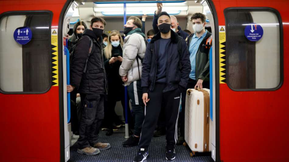 H&auml;lfte der Erwachsenen in Gro&szlig;britannien gegen Coronavirus geimpft