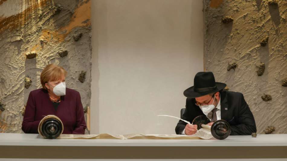 Merkel bekennt sich zu deutscher Verantwortung in Kampf gegen Antisemitismus