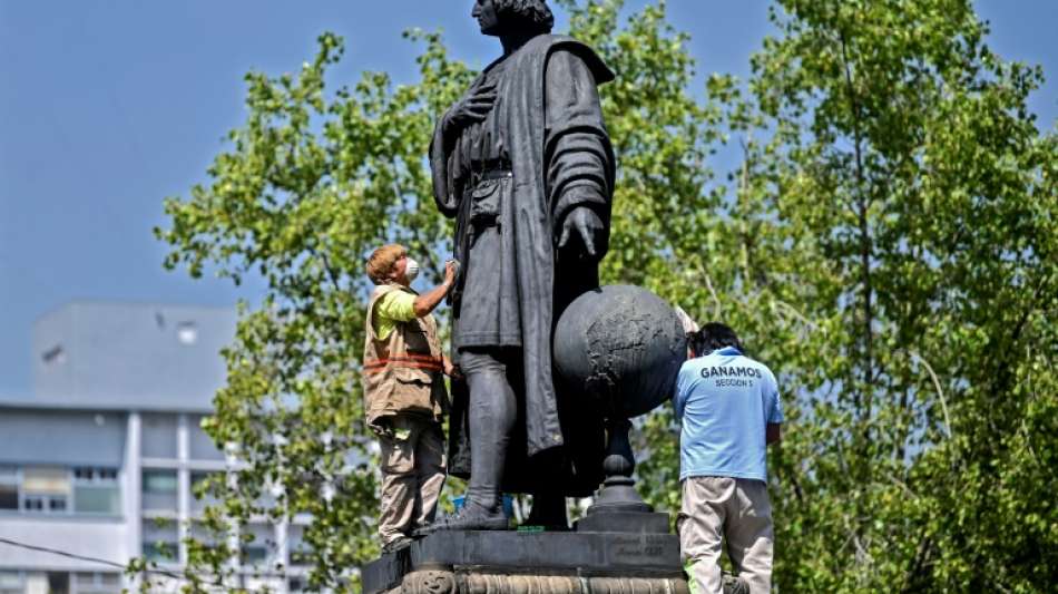 Figur einer Indigenen kommt an die Stelle von Kolumbus-Statue in Mexiko-Stadt