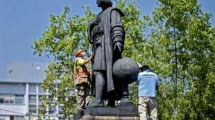 Figur einer Indigenen kommt an die Stelle von Kolumbus-Statue in Mexiko-Stadt