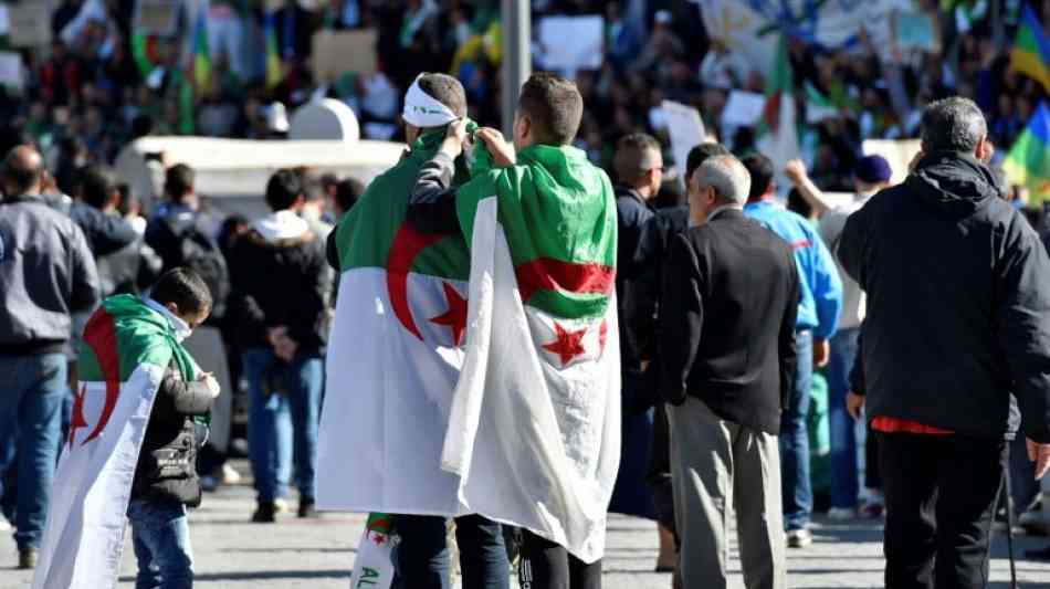 Protest gegen Algeriens Präsident treibt erneut Zehntausende auf die Straße
