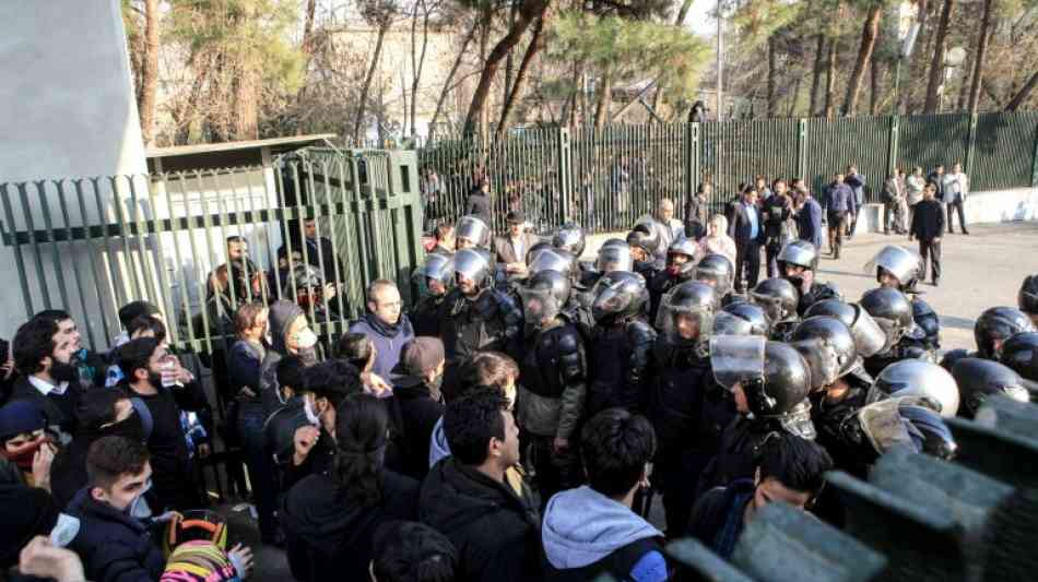 Iran: Seit Samstag rund 450 Menschen in Teheran festgenommen