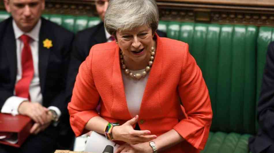 Britisches Unterhaus billigt Mays neue Brexit-Strategie