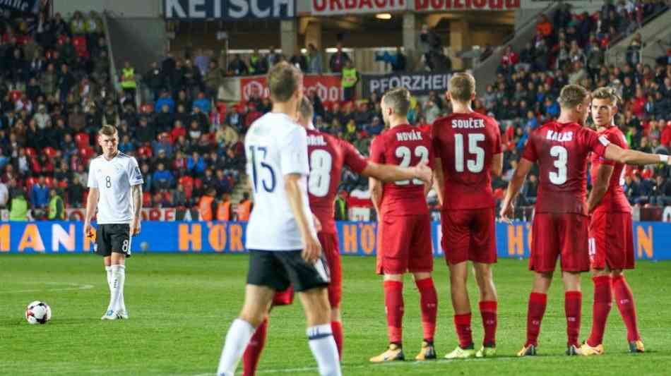 Fußball: Nach Ausschreitungen in Prag: DFB zu Geldstrafe verurteilt