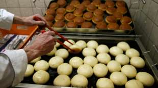 Eifers&uuml;chtige 27-J&auml;hrige bewirft B&auml;ckereiverk&auml;uferinnen mit Berlinern
