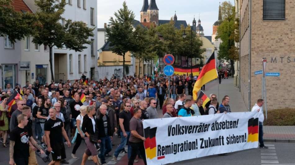 Rechtspopulistische Einstellungen setzen sich in Mitte der Gesellschaft fest