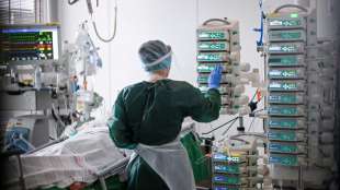 Knapp 6900 Corona-Neuinfektionen in Deutschland