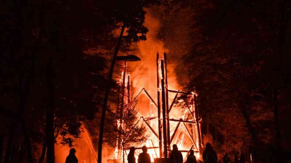 Kulturverlust: Goetheturm in Frankfurt am Main komplett abgebrannt