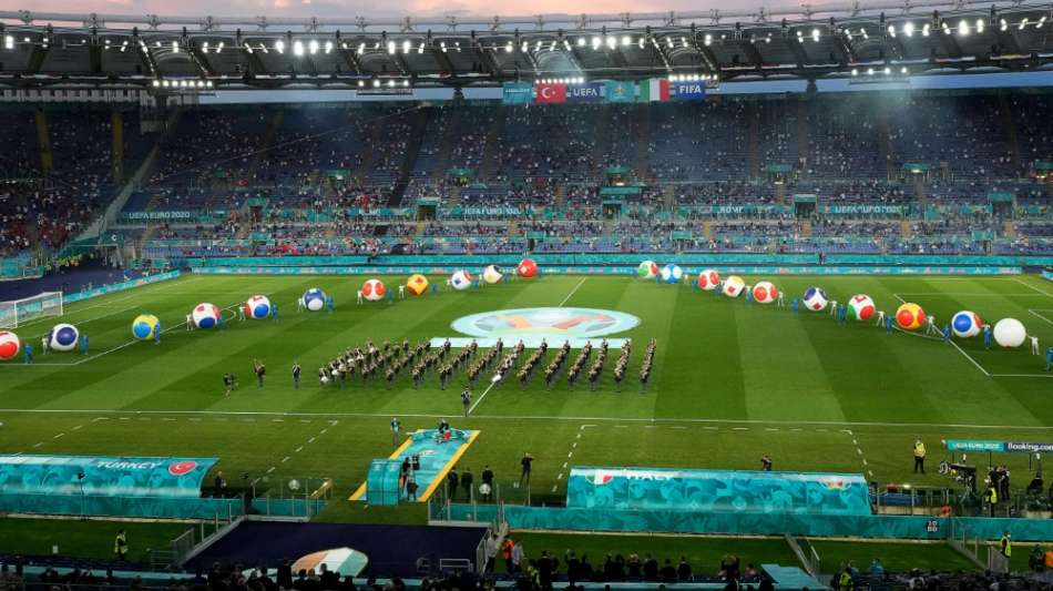 EM mit kurzer und bunter Show eröffnet