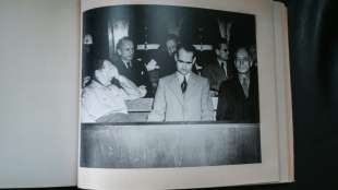 Fotoalbum vom N&uuml;rnberger Kriegsverbrecherprozess aufgetaucht