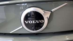 Volvo schraubt Erwartungen an B&ouml;rsengang herunter 