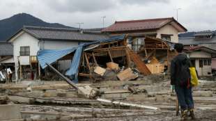 Abe sagt Taifun-Gebieten Millionen-Soforthilfen zu