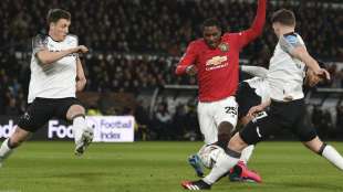 FA Cup: Manchester United schlägt Derby County und Rooney