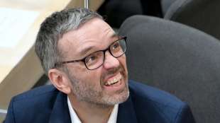 FP&Ouml;-Chef in &Ouml;sterreich weist Ger&uuml;chte &uuml;ber heimliche Corona-Impfung zur&uuml;ck