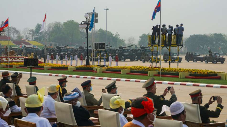 Myanmars Junta demonstriert mit Milit&auml;rparade St&auml;rke