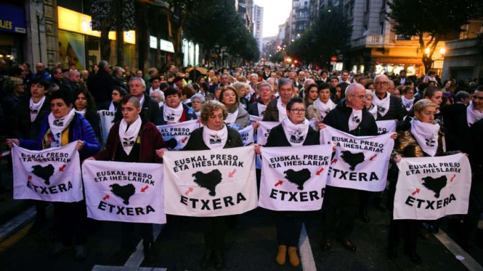Zehntausende Basken demonstrieren für Verlegung von ETA-Häftlingen
