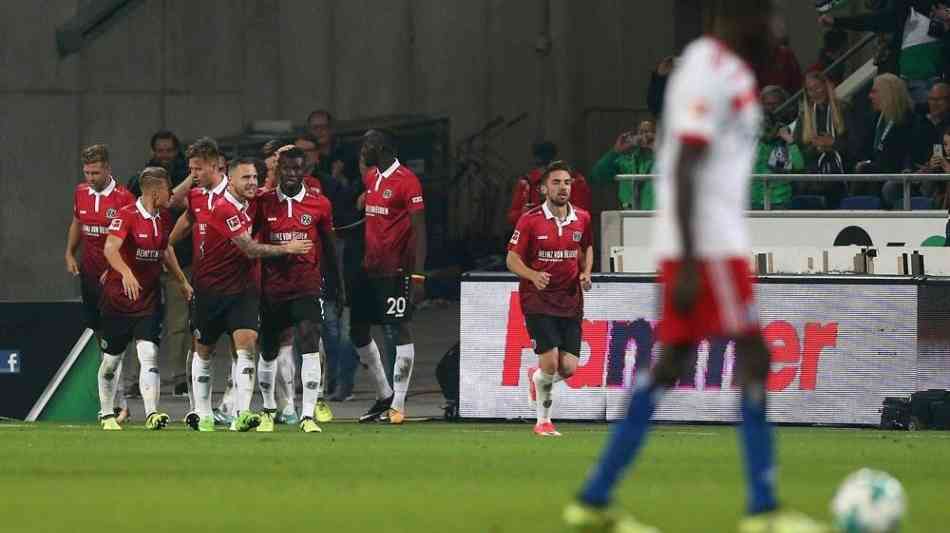 2:0-Sieg gegen den HSV: Aufsteiger Hannover 96 grüßt von der Spitze