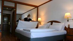 Gastronomie-Gewerkschaft fordert bessere Arbeitsbedingungen im Gastgewerbe