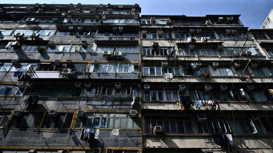 Hongkong verhängt erstmals in Corona-Pandemie Lockdown über einige Viertel