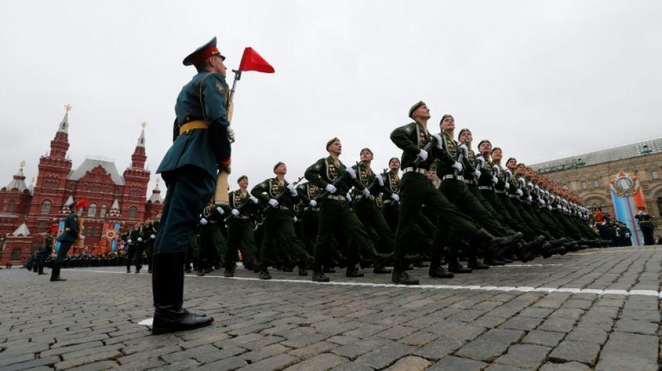 Russland erinnert mit Milit