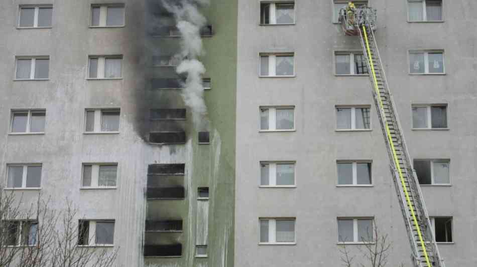 Feuerwehr: 21 Verletzte bei katastrophalem Hochhausbrand in Berlin
