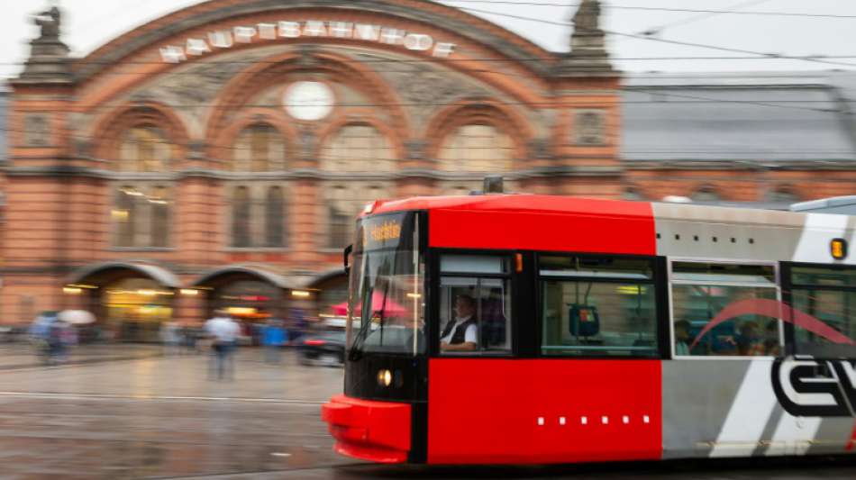 59-Jähriger vergisst Tasche mit Heroin und Personalausweis in Bremer Straßenbahn