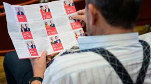 SPD-Bewerber stellen sich auf erster Regionalkonferenz der Basis