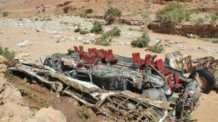Mindestens elf Tote bei Busunglück durch Sturzflut in Marokko