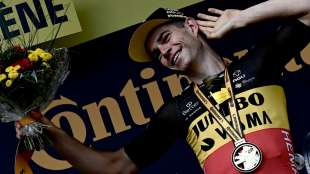 Anders als van der Poel: Belgier Van Aert will bis Paris fahren