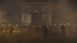 Gericht verurteilt acht Randalierer wegen Beschädigung des Arc de Triomphe