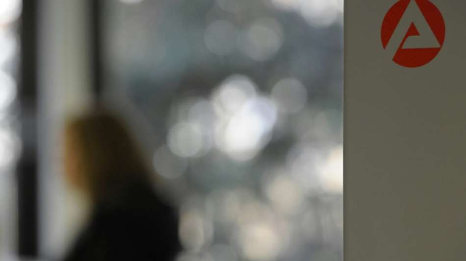 Corona-Pandemie hat kaum Einfluss auf Jugendarbeitslosigkeit in Deutschland